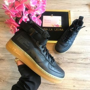 NWT 🔥 Nike SF AF1 MID (GS) Sneakers